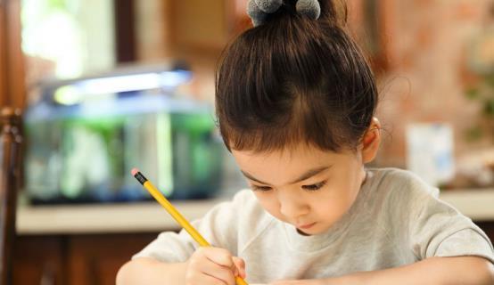 锦牛网 宝宝不爱学习吗？养成一个好习惯很重要，父母和老师都要努力